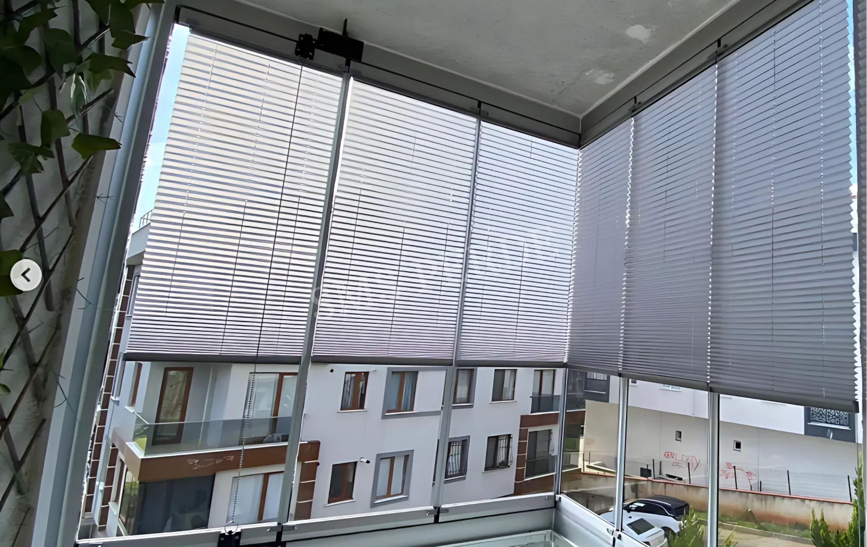 Cam balkon uygulamalı plicell perde örneği